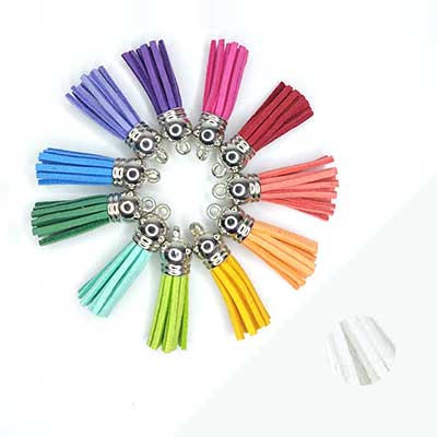 1x Mini kwastje wit suedeleer 37mm